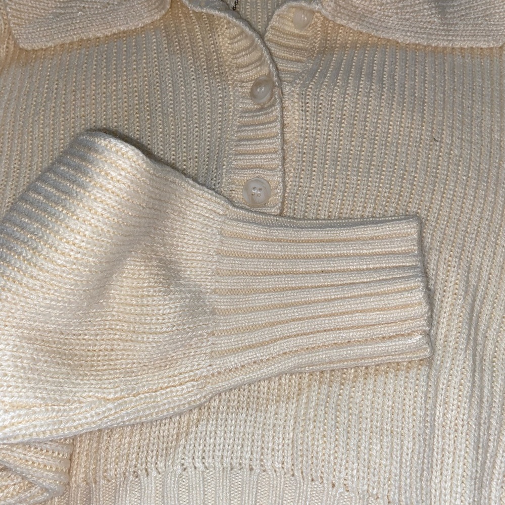 Cropped Cream Sweater - Picture 4 of 4